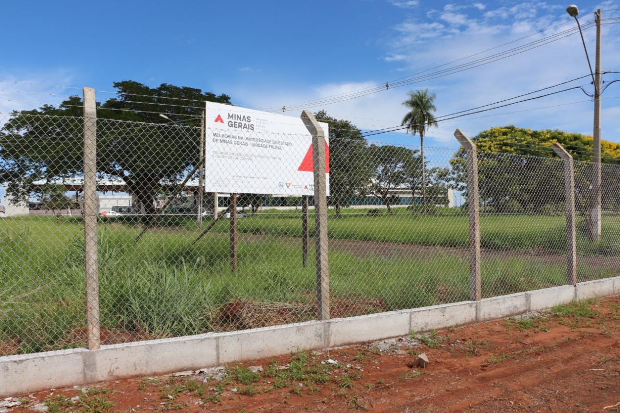 2021 05 11 obra calçada 1